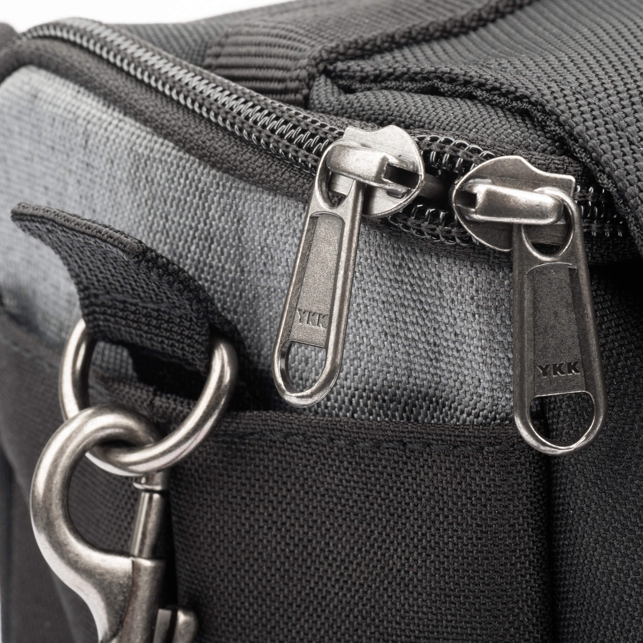Mirrorless-Mover-YKK-Zippers-Metal-Hardware-Alt_e673046a-3d9b-4365-a6f2-2fe28a56ce52_2048x