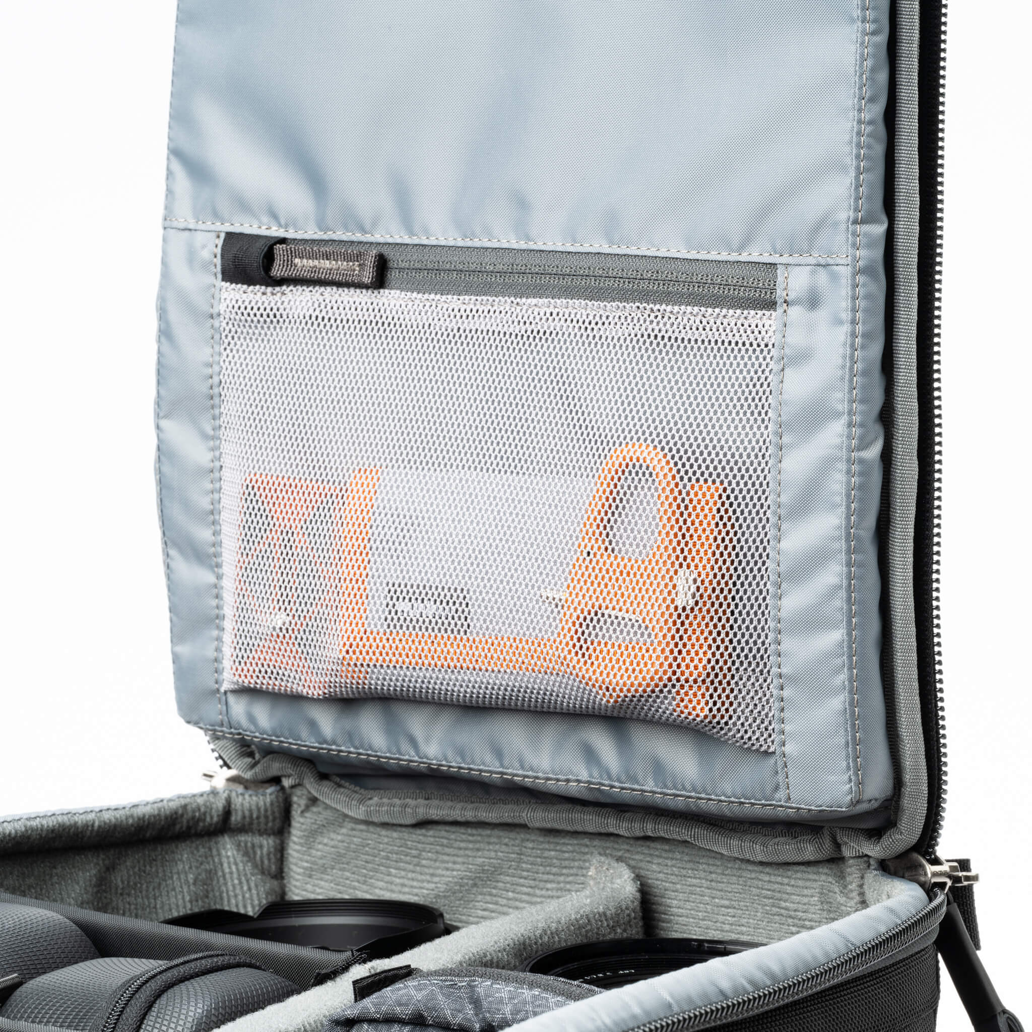 Walker-Pro-24L-Inner-Mesh-Pocket_2048x