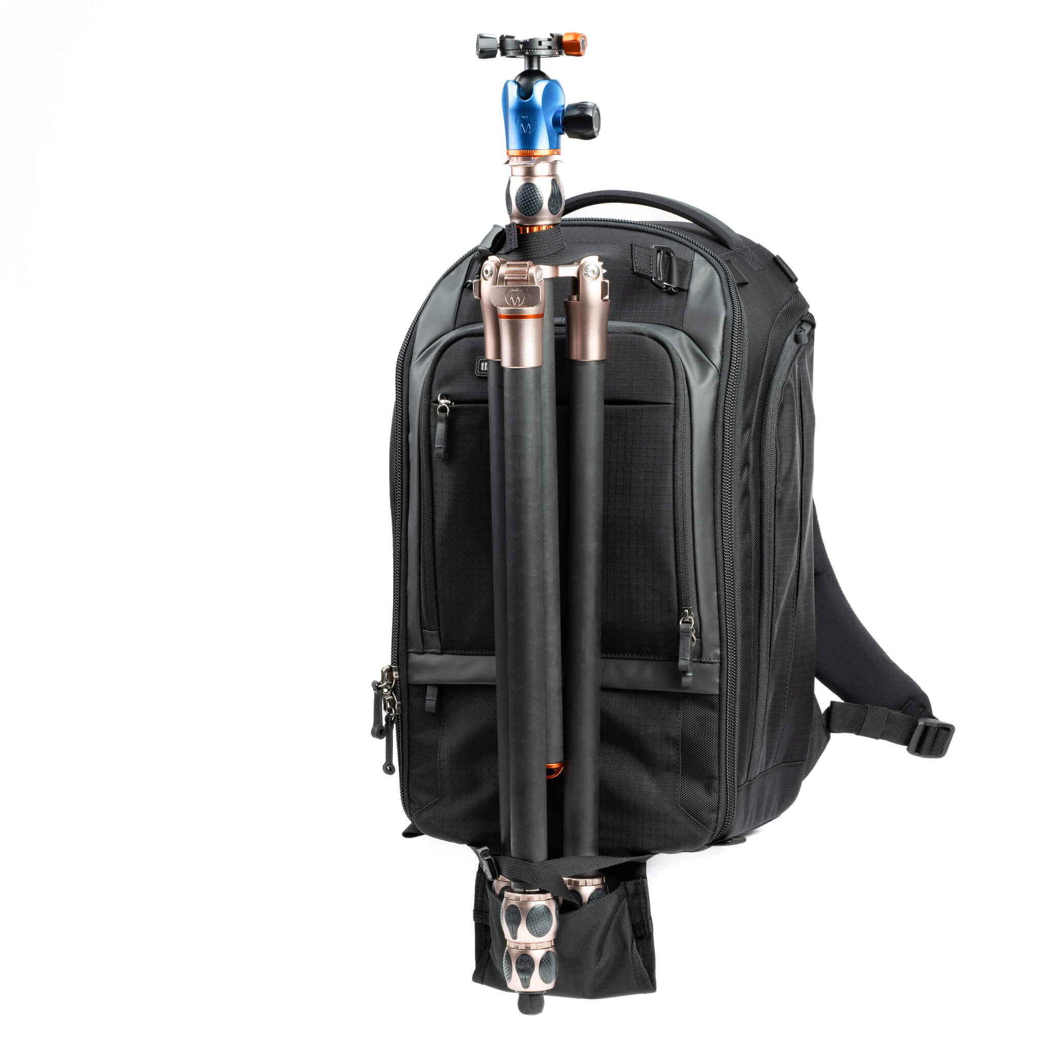 Walker-Pro-30L-Front-Tripod-Carry_2048x