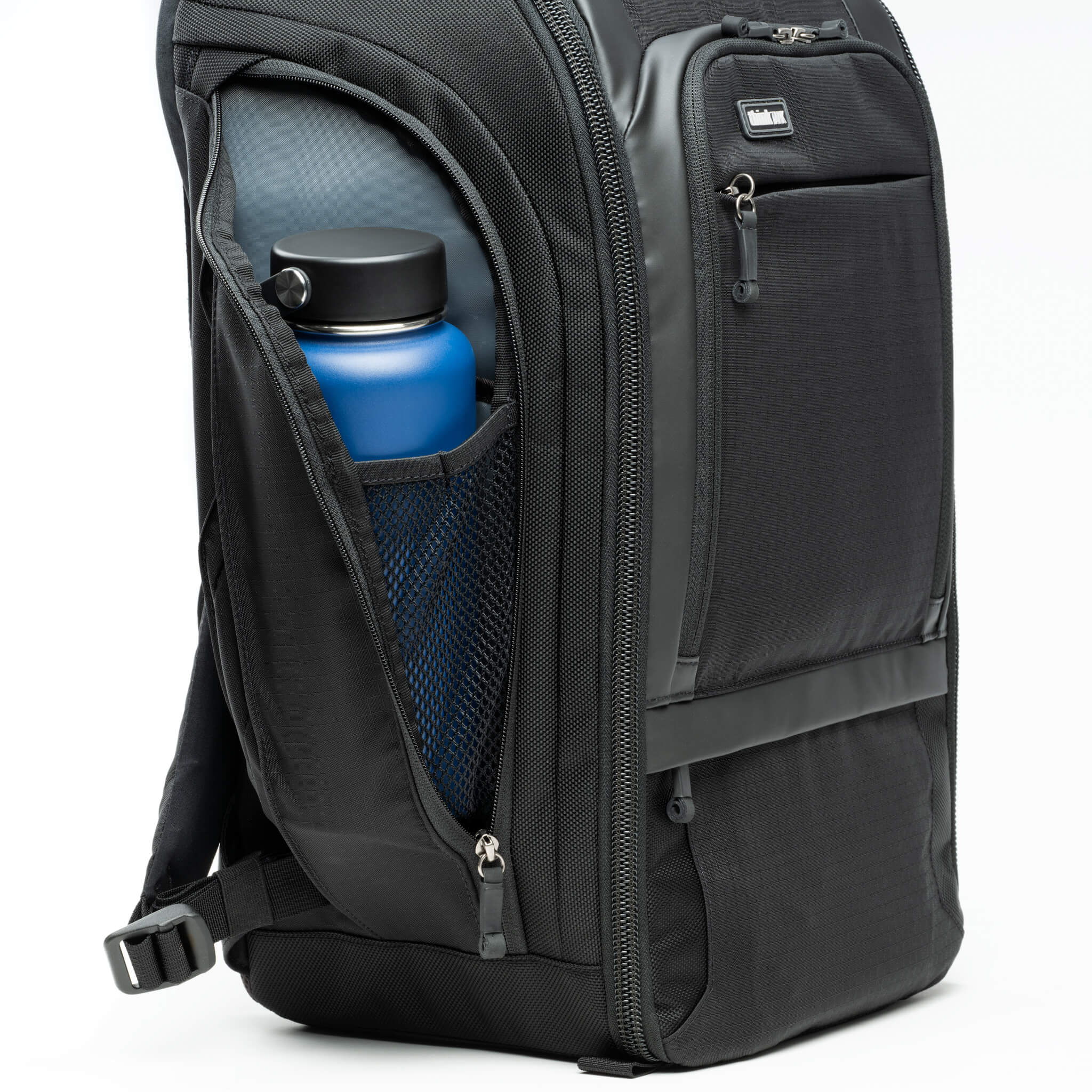 Walker-Pro-30L-Water-Bottle-Pockets_2048x